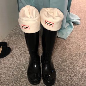 Black Tall Hunter Boots AND cream book socks